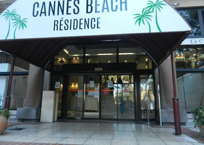 Les Pieds Dans L'eau * Cannes