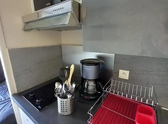 Les Pieds Dans L'eau * Cannes