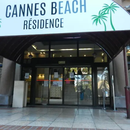 Les Pieds Dans L'eau * Cannes